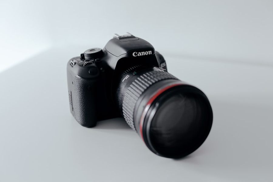 Canon camera with zoom lens